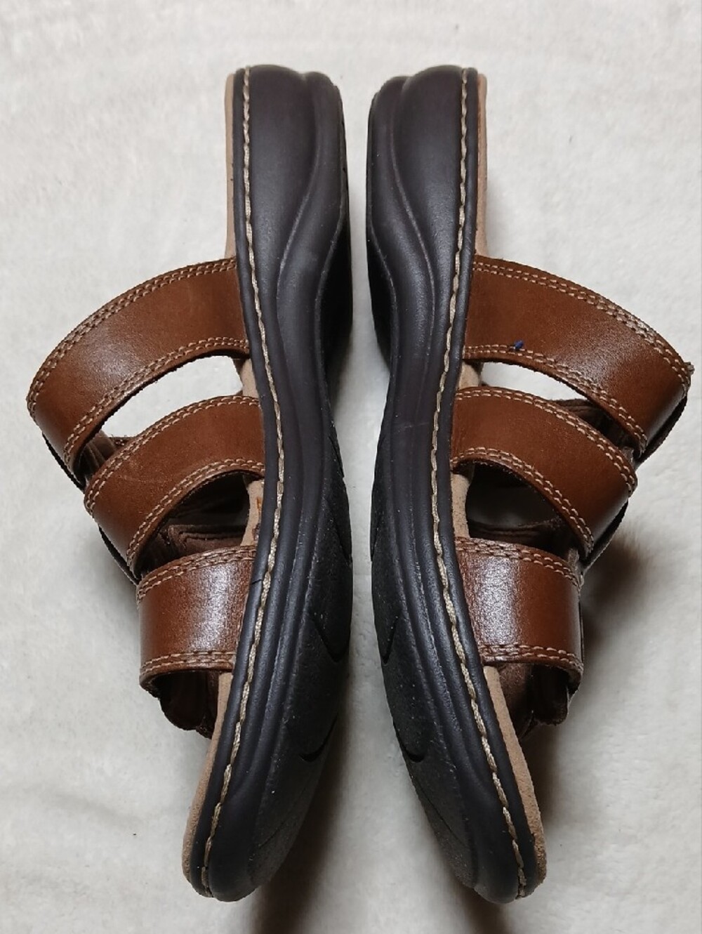Clarks Brown Triple-Strap Leather Slide Sandals Size 8.5 Womans - Picture 2 of 7